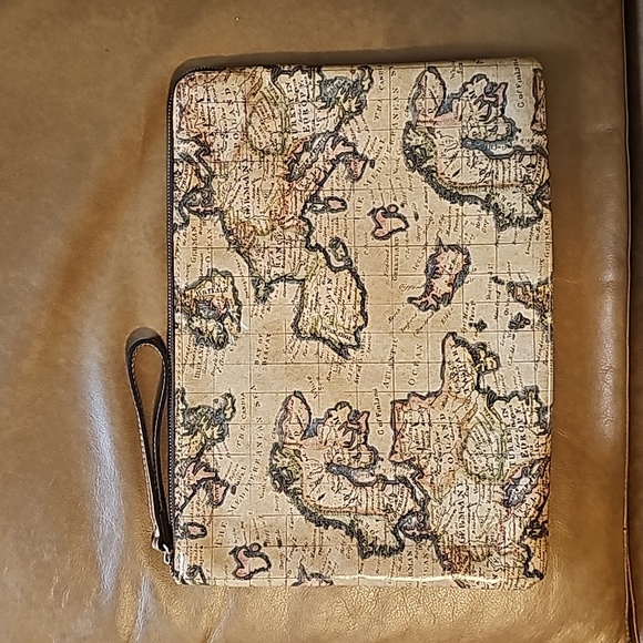 Patricia Nash Braga Laptop Case Classic Map Print Leather 15" Wristlet Zip - Picture 3 of 11